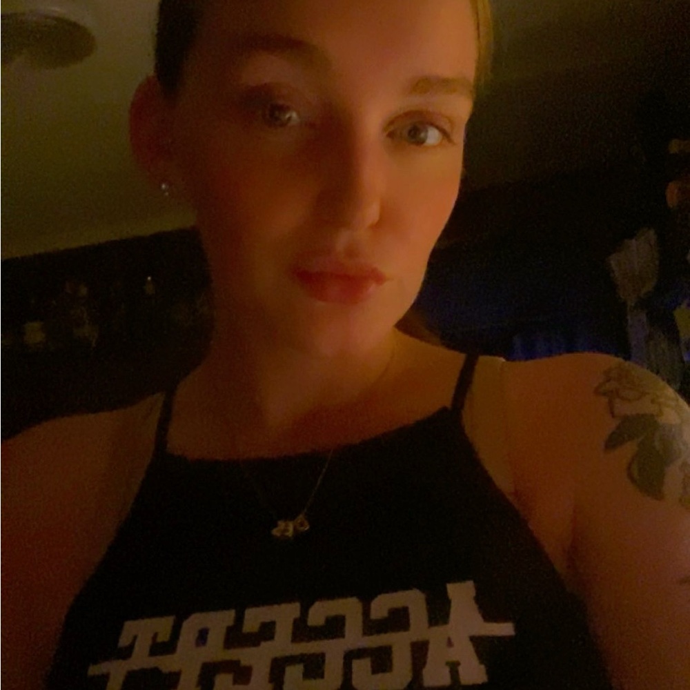 Meet your Posher, Desiree
